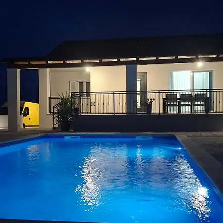 Chivas Villa *