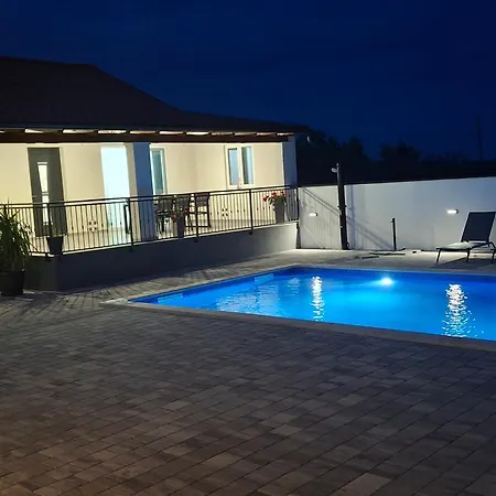 Chivas Villa